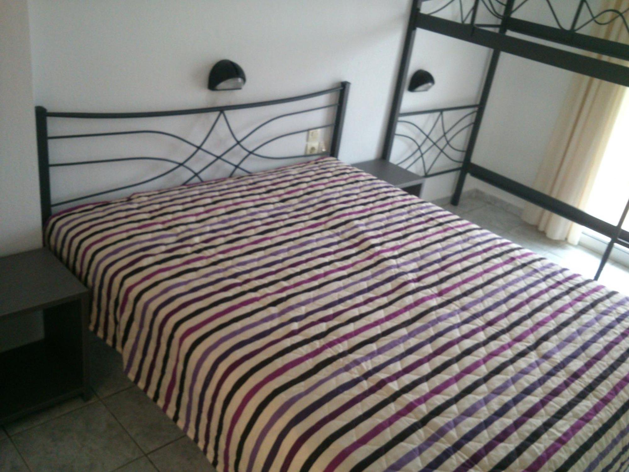 Vicky Rooms Paralia Dionisiou Zimmer foto